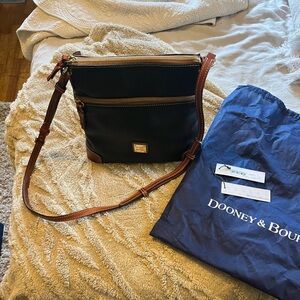 Dooney & Bourke crossbody purse